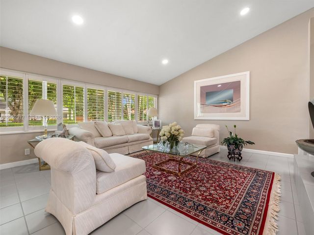 10321 SW 89th Avenue, Miami, FL 33176