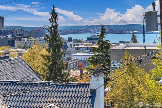215 W Kinnear Place, Seattle, WA 98119