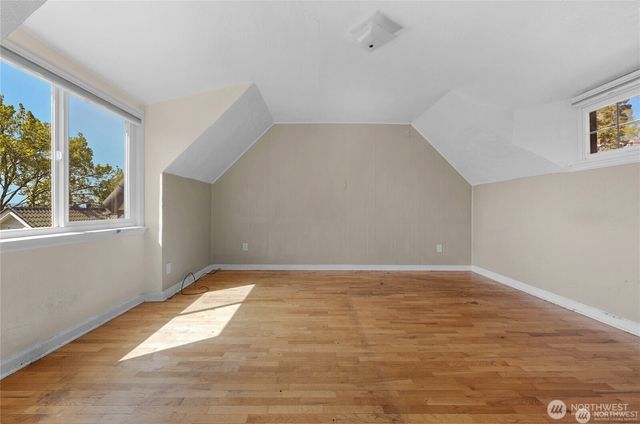 215 W Kinnear Place, Seattle, WA 98119