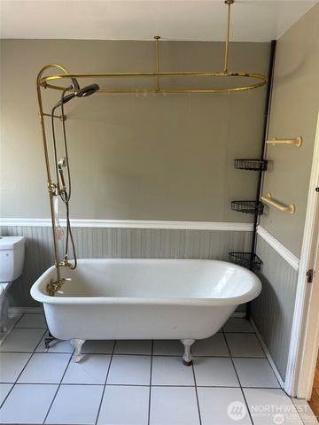 215 W Kinnear Place, Seattle, WA 98119