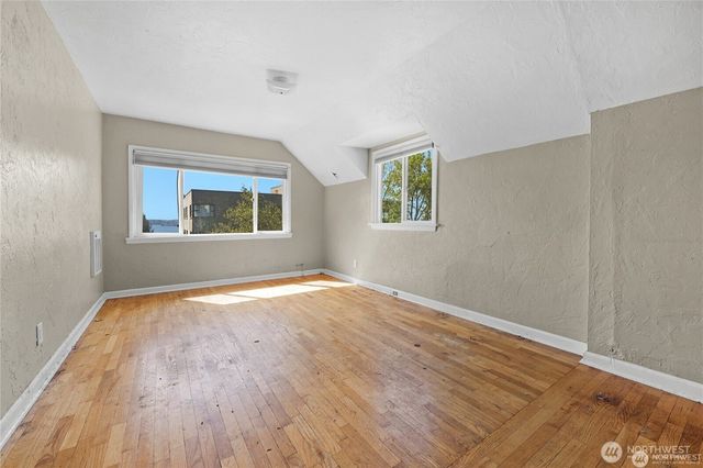 215 W Kinnear Place, Seattle, WA 98119