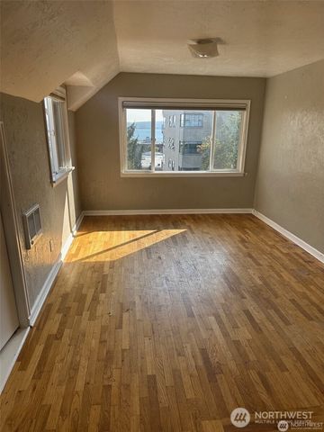 215 W Kinnear Place, Seattle, WA 98119