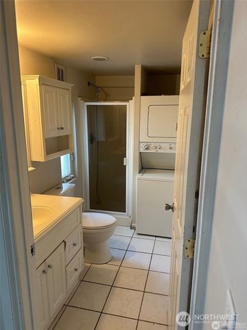 215 W Kinnear Place, Seattle, WA 98119