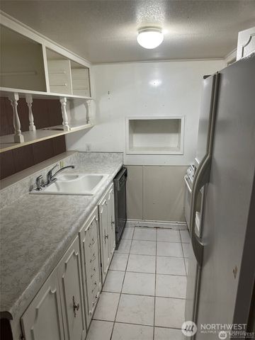 215 W Kinnear Place, Seattle, WA 98119