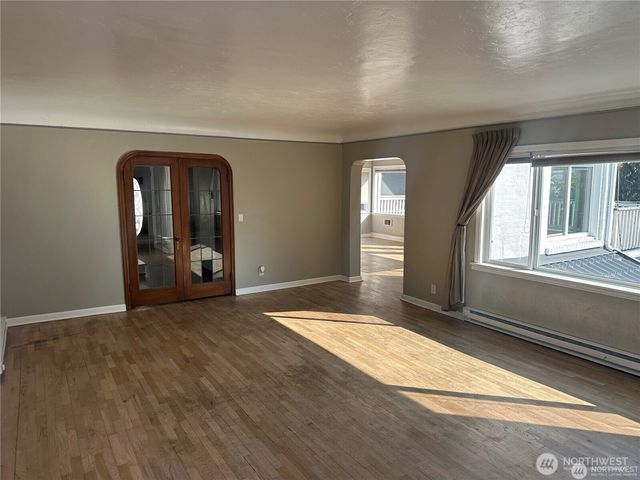 215 W Kinnear Place, Seattle, WA 98119