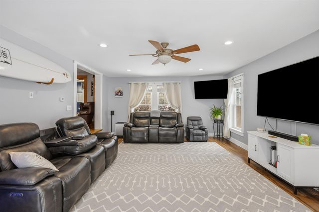 46 Noyes Road, Londonderry, NH 03053