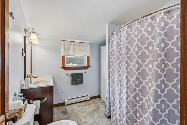 46 Noyes Road, Londonderry, NH 03053