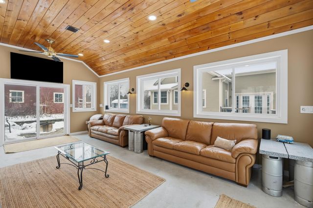 46 Noyes Road, Londonderry, NH 03053