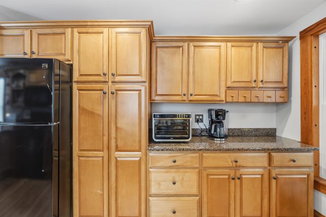 46 Noyes Road, Londonderry, NH 03053