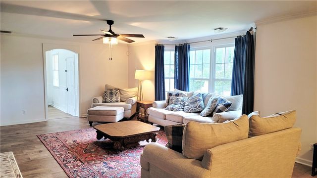 1400 E Cherokee Drive, Waycross, GA 31501