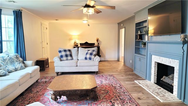 1400 E Cherokee Drive, Waycross, GA 31501