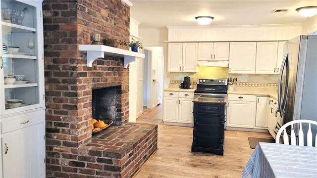 1400 E Cherokee Drive, Waycross, GA 31501