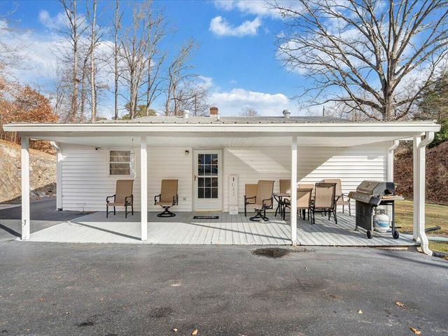 1043 Liberty ST, Martinsville, VA 24112