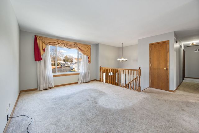 5S710 Steeple Run Drive, Naperville, IL 60540