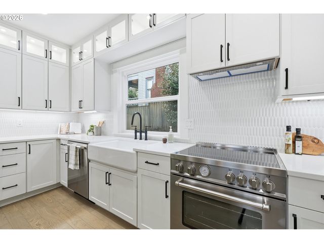 2125 Nw 33rd Ave, Portland, OR 97210