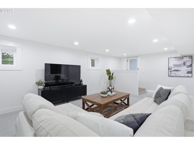 2125 Nw 33rd Ave, Portland, OR 97210