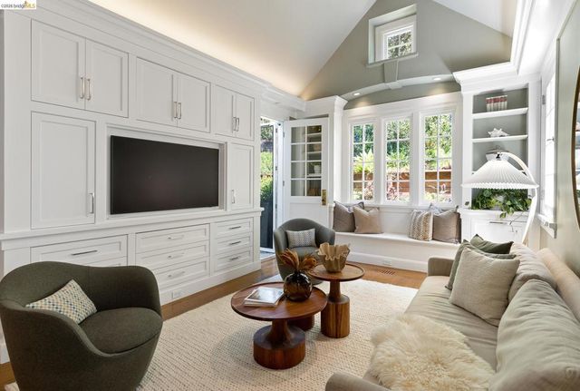 73 Oakmont Ave, Piedmont, CA 94610