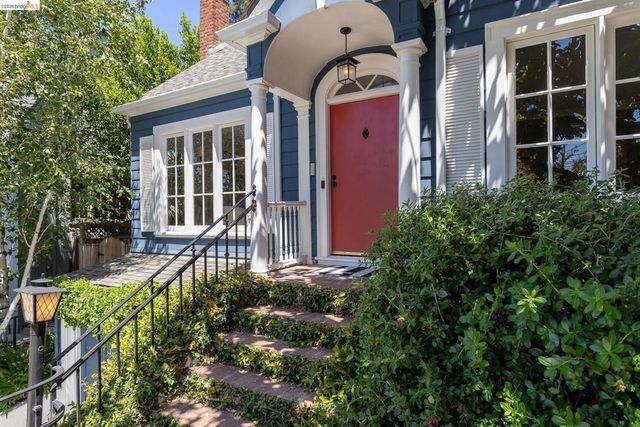 73 Oakmont Ave, Piedmont, CA 94610