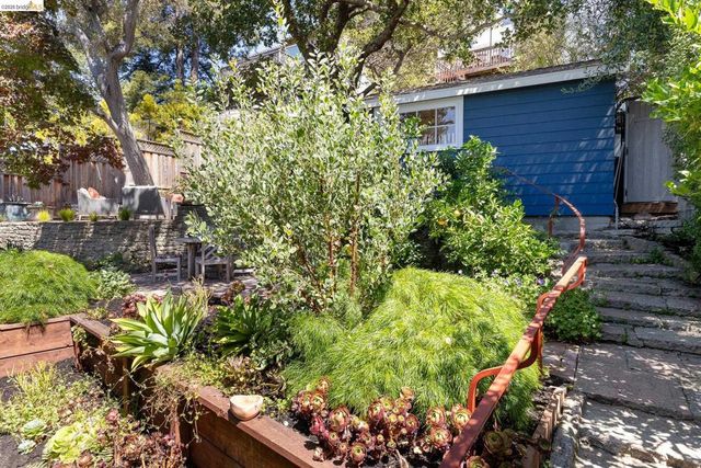 73 Oakmont Ave, Piedmont, CA 94610