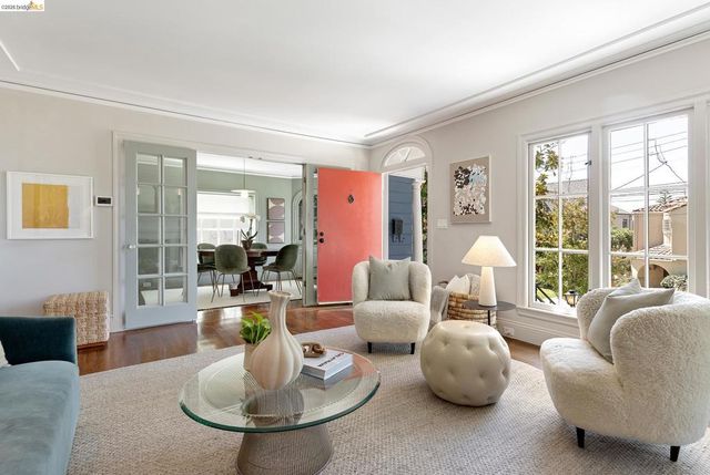 73 Oakmont Ave, Piedmont, CA 94610