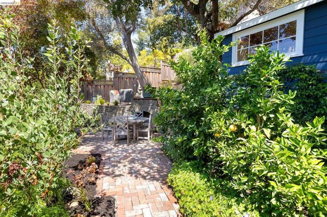 73 Oakmont Ave, Piedmont, CA 94610