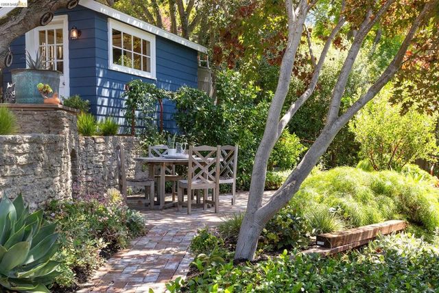 73 Oakmont Ave, Piedmont, CA 94610
