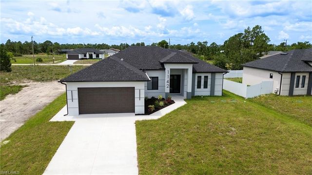 1142 ECLIPSE ST E, Lehigh Acres, FL 33974