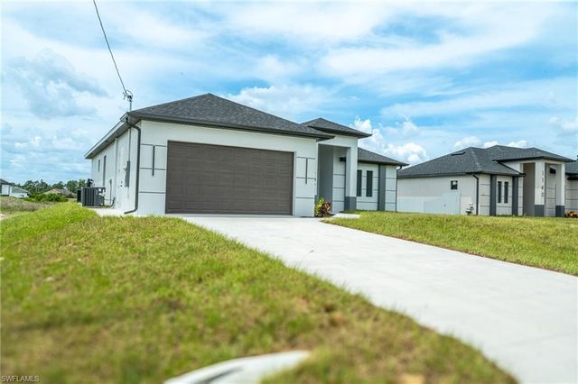 1142 ECLIPSE ST E, Lehigh Acres, FL 33974