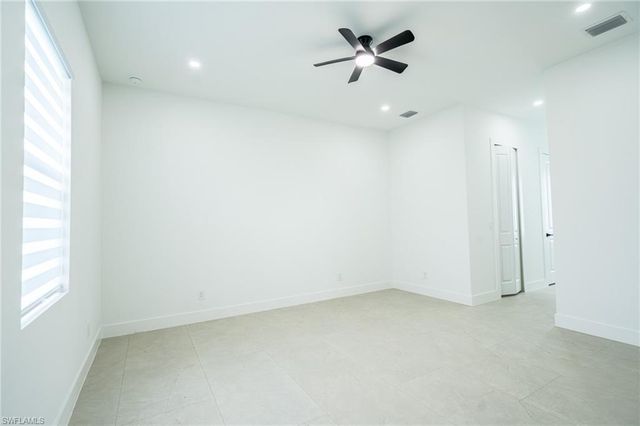 1142 ECLIPSE ST E, Lehigh Acres, FL 33974