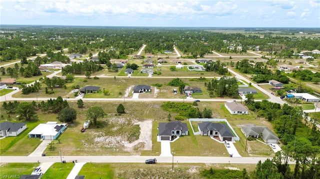 1142 ECLIPSE ST E, Lehigh Acres, FL 33974