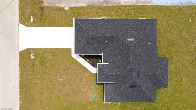 1142 ECLIPSE ST E, Lehigh Acres, FL 33974