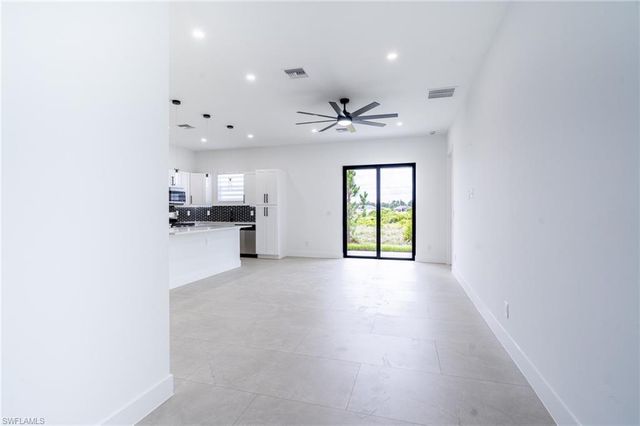 1142 ECLIPSE ST E, Lehigh Acres, FL 33974