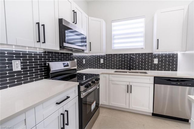 1142 ECLIPSE ST E, Lehigh Acres, FL 33974