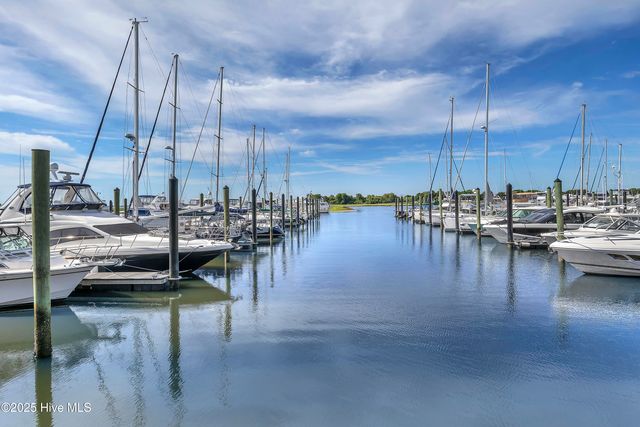 2071 Rosin Drive, Southport, NC 28461