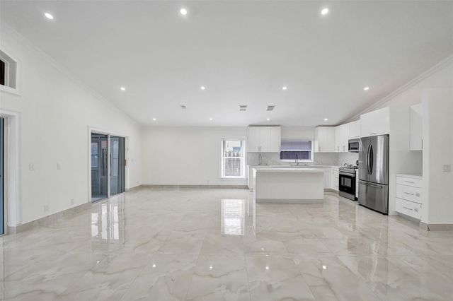 4966 SW 33rd Terrace, Hollywood, FL 33312