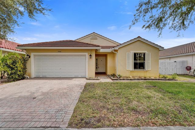 4966 SW 33rd Terrace, Hollywood, FL 33312