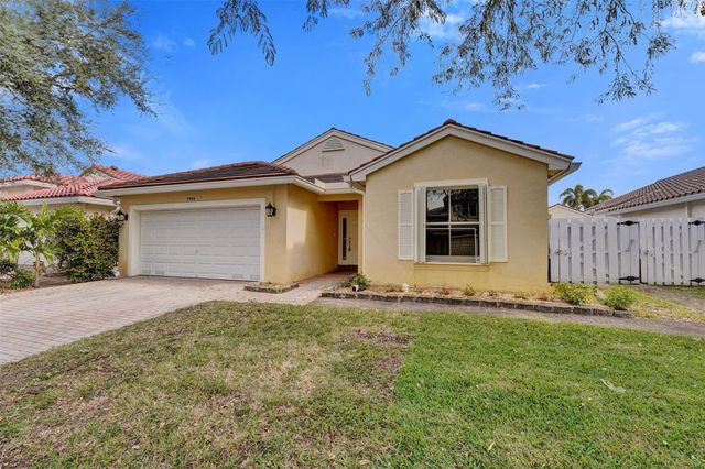 4966 SW 33rd Terrace, Hollywood, FL 33312
