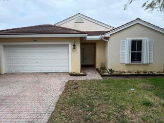 4966 SW 33rd Terrace, Hollywood, FL 33312