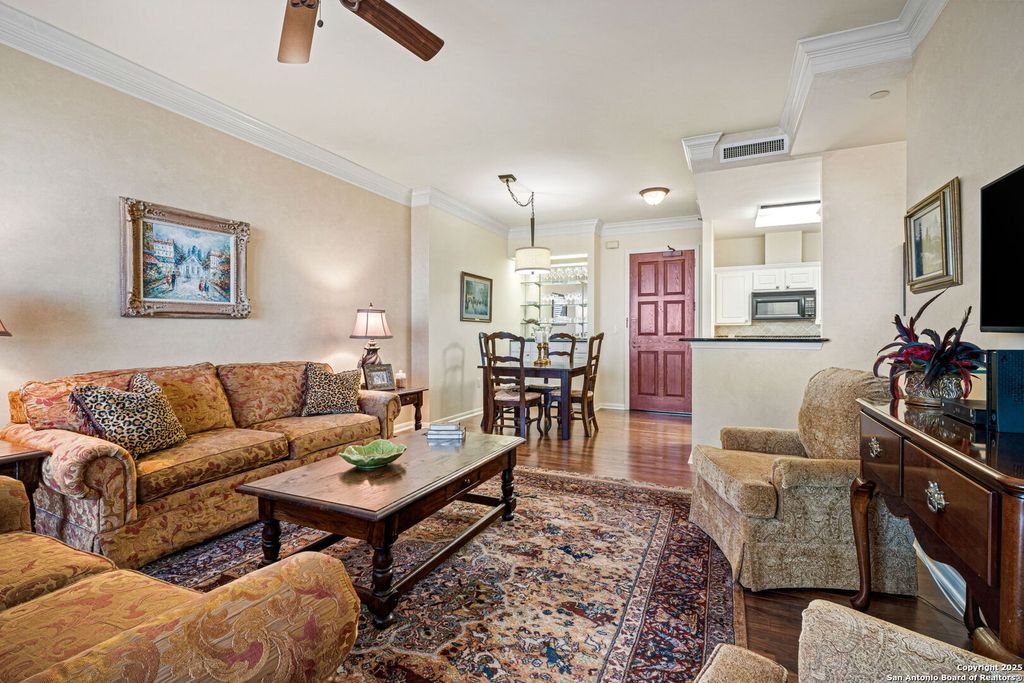 1 Towers Park Ln Apt 810, San Antonio, TX 78209