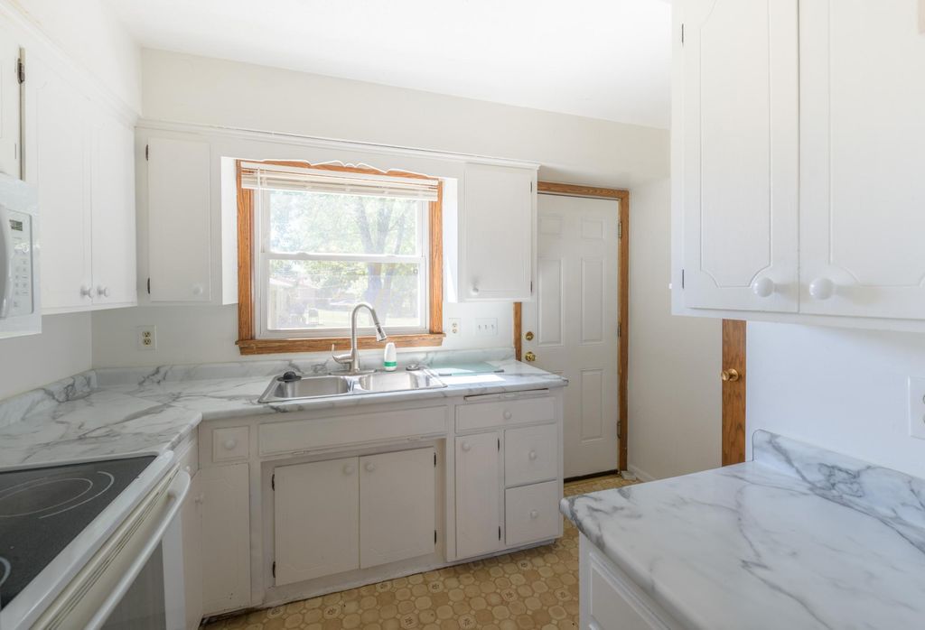 9522 Pleasant Avenue S, Bloomington, MN 55420 — photo 4