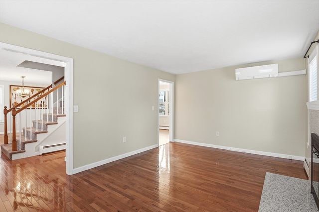 42 Catalpa Cir, Worcester, MA 01603