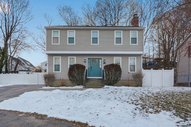 42 Catalpa Cir, Worcester, MA 01603