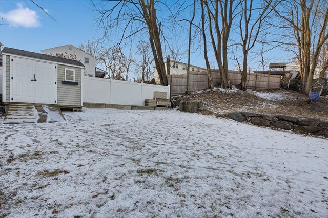 42 Catalpa Cir, Worcester, MA 01603