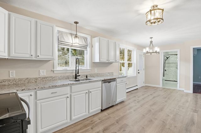 42 Catalpa Cir, Worcester, MA 01603