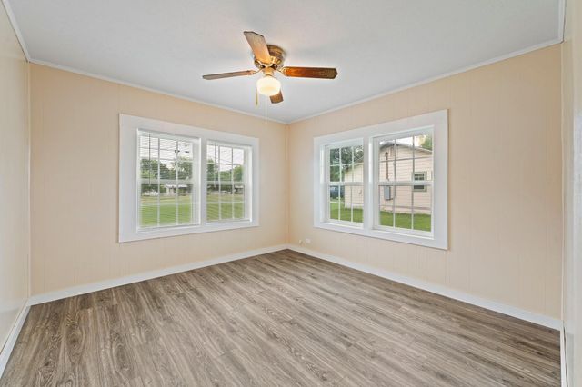 1116 S Texas Street, De Leon, TX 76444