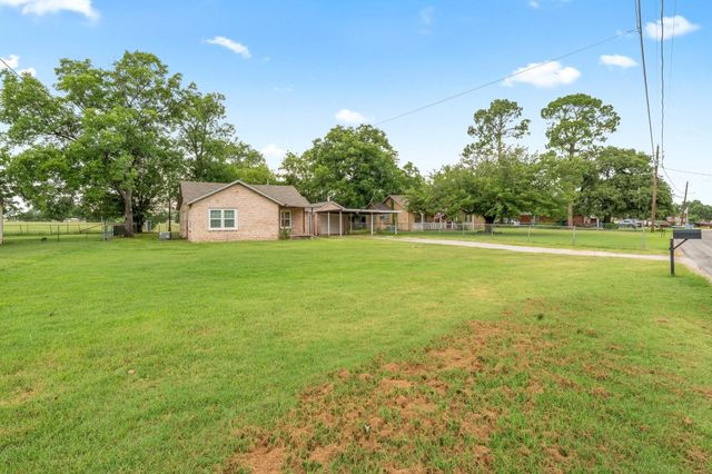 1116 S Texas Street, De Leon, TX 76444