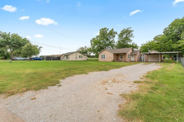 1116 S Texas Street, De Leon, TX 76444