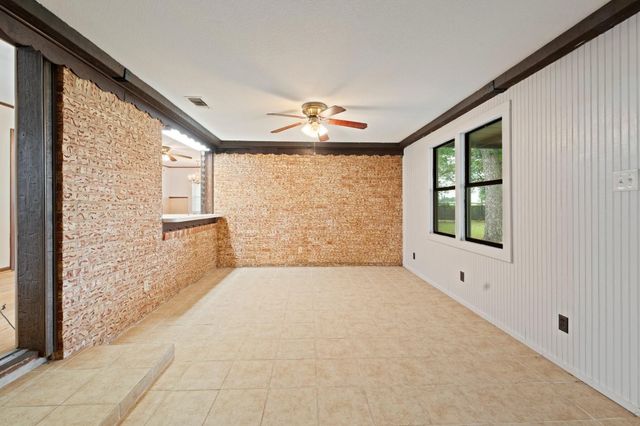 1116 S Texas Street, De Leon, TX 76444