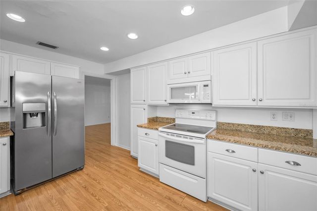 4 HIBISCUS ROAD, Belleair, FL 33756