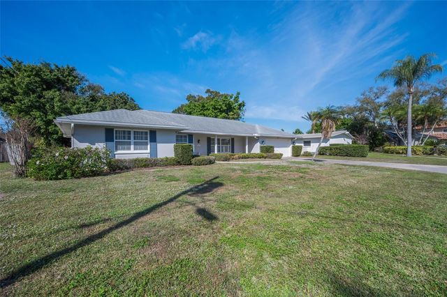 4 HIBISCUS ROAD, Belleair, FL 33756